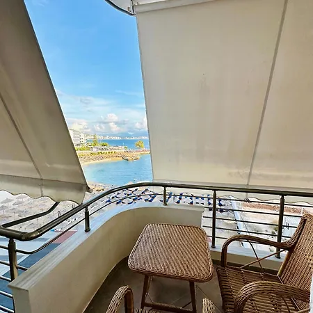 Aqua Seaview Apartment