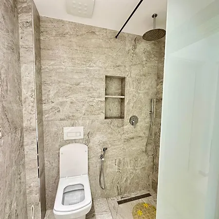 Aqua Seaview Apartment Sarande